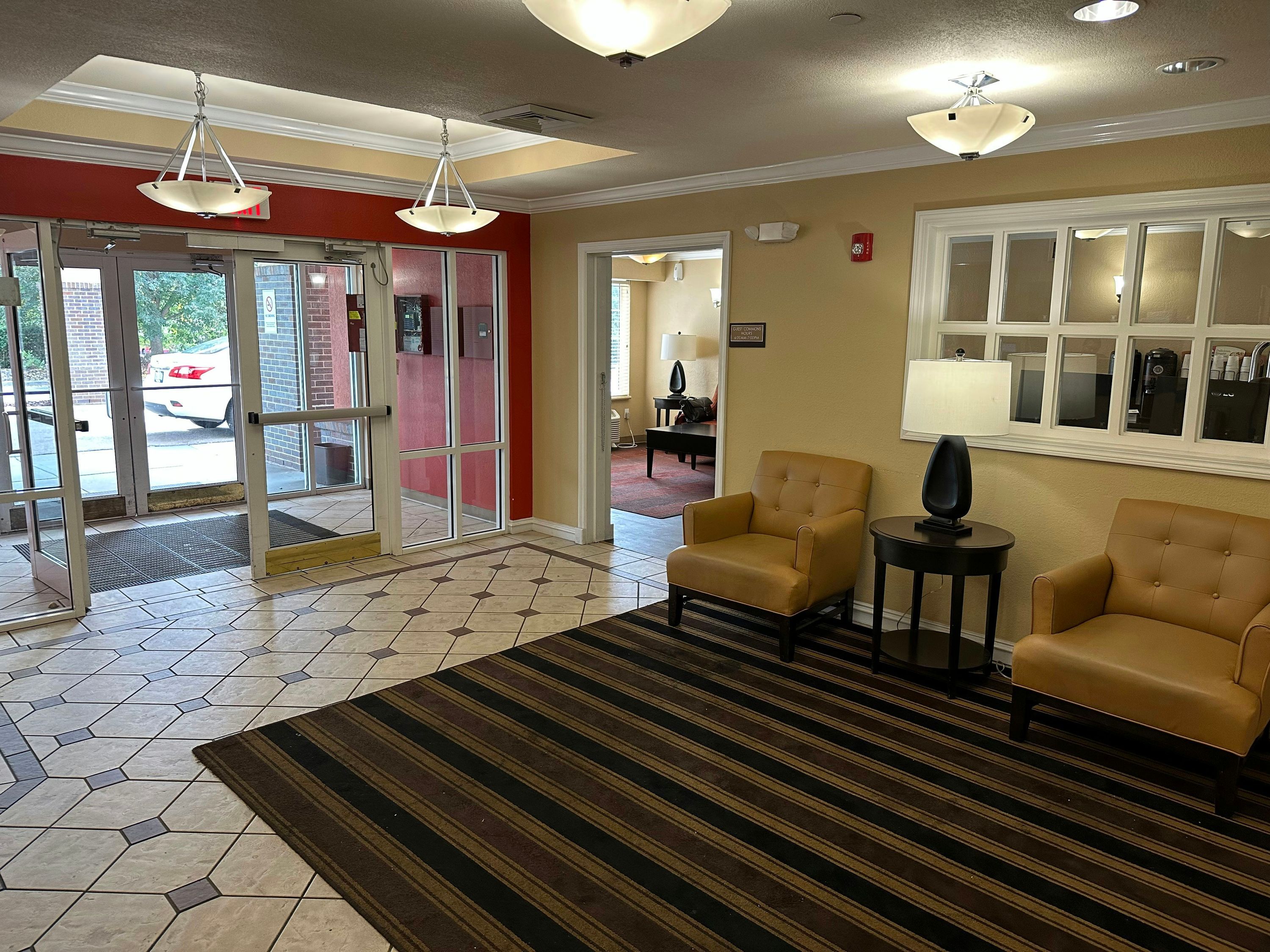 HomeTowne Studios by Red Roof Southfield - Southfield - Lobby