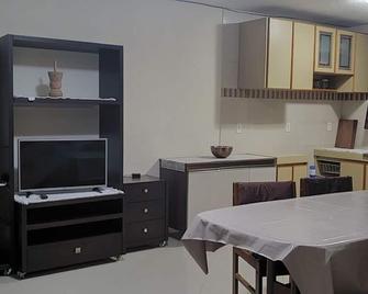 Porto Belo SC - Townhouse in gated community with Internet parking, near the beach - Porto Belo - Comedor