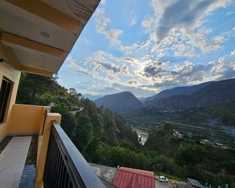Hotel Necklace Moon Restaurants - Barkot - Balcony