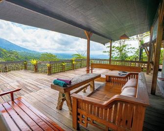 Sang Giri - Mountain Tent Resort - Penebel - Balcón