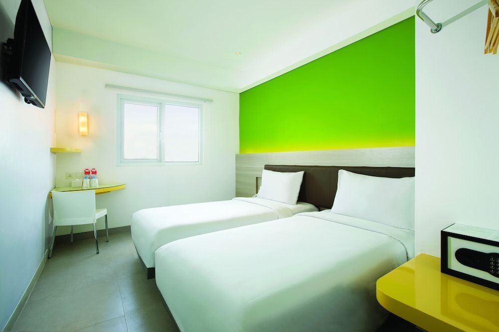 Amaris Hotel Darmo Surabaya thumbnail 2