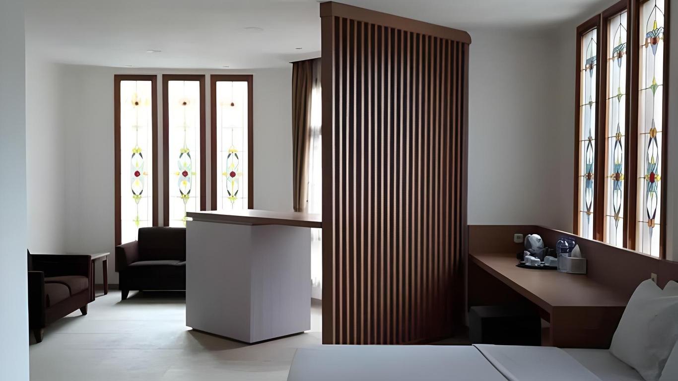 Corsica Hotel