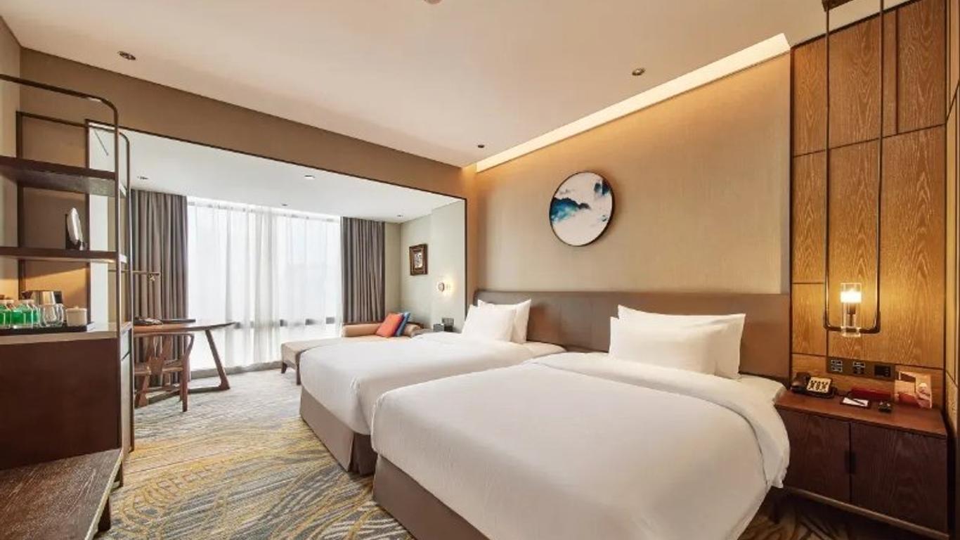 Dong Fang Hotel Guangzhou