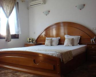 Family Hotel Maraya - Arbanasi - Bedroom
