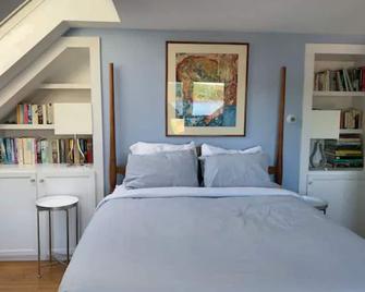 Charming Victorian House on the river close to downtown Bath - Bath - Ložnice