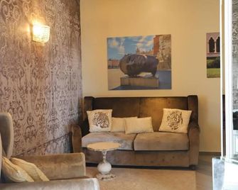 Hotel Villa Pascucci - Durrës - Sala de estar