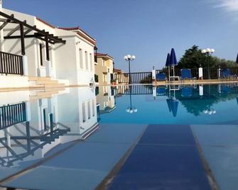Kyma Hotel - Marathokampos - Pool