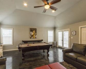 Excellent Location - Right Across The Street From The Expo Center! Sleeps 8 - Tulsa - Prestation de l’hébergement
