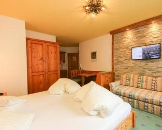 Hotel Dax by Alpeffect Hotels - Lofer - Bedroom