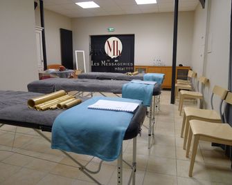 Cit'Hotel des Messageries - Saintes - Sala de reuniones