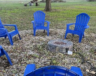 Cozy Farmhouse at Caney Creek- 10 Minutes from Choctaw Casino - Calera - Patio