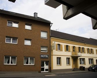 Hotel zum Schwan - Weilerswist - Gebäude