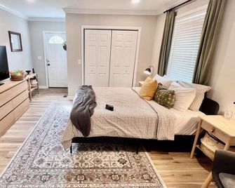 Sanford Suite Retreat - B&B near Downtown - Sanford