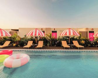 Privada Stays - Noord - Bazén