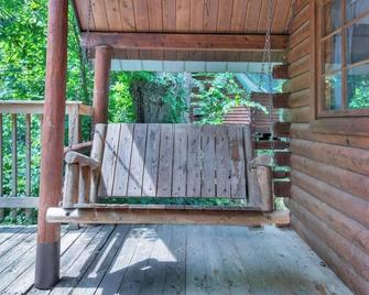 Secluded Rustic Cabin with Views - Bloomington - Balkon