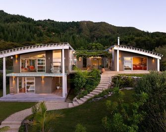 The Land - Paradise to Share East Wing - Pohara - Edificio