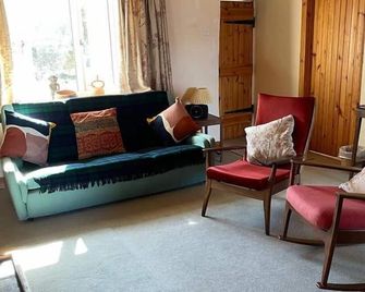 The Old Ferryhouse - Appin - Living room