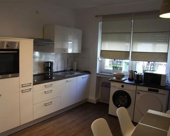 Work Inn Rhein Ruhr Appartement - Duisburg - Kitchen