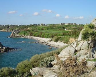 Longère of a manor of XVème between sea and nature in Bay of Morlaix in Taulé - Taulé - Playa
