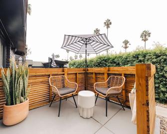 The Green Room Hotel - Oceanside - Patio