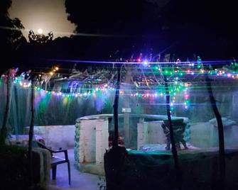 \'Roots\' Guesthouse @good Vibes Eco Lodge - Brikama - Piscina