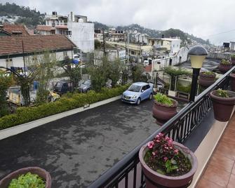 Hotel Apple Valley - Kodaikanal - Balcón