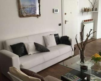 La Ville - Torre del Greco - Wohnzimmer