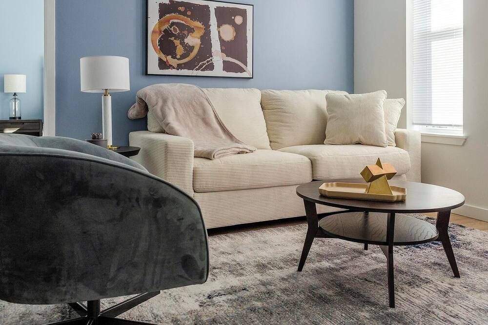 Landing | Beautiful 2bd, Gym, Clubhouse