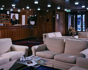 Hotel Les Jumeaux Courmayeur - קורמאיור - טרקלין