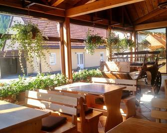 Bijela Ruza - Ravna Gora - Patio