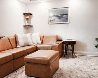 Executive luxury for work or play in DC! - Washington, D.C. - Living room