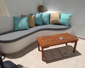 Nikoletta Studios - Agios Prokopios - Wohnzimmer