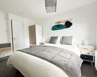 Anchorage - Poole - Bedroom