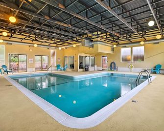 Lincoln City Condo Pool Access, Walk to Beach! - Lincoln City - Pool