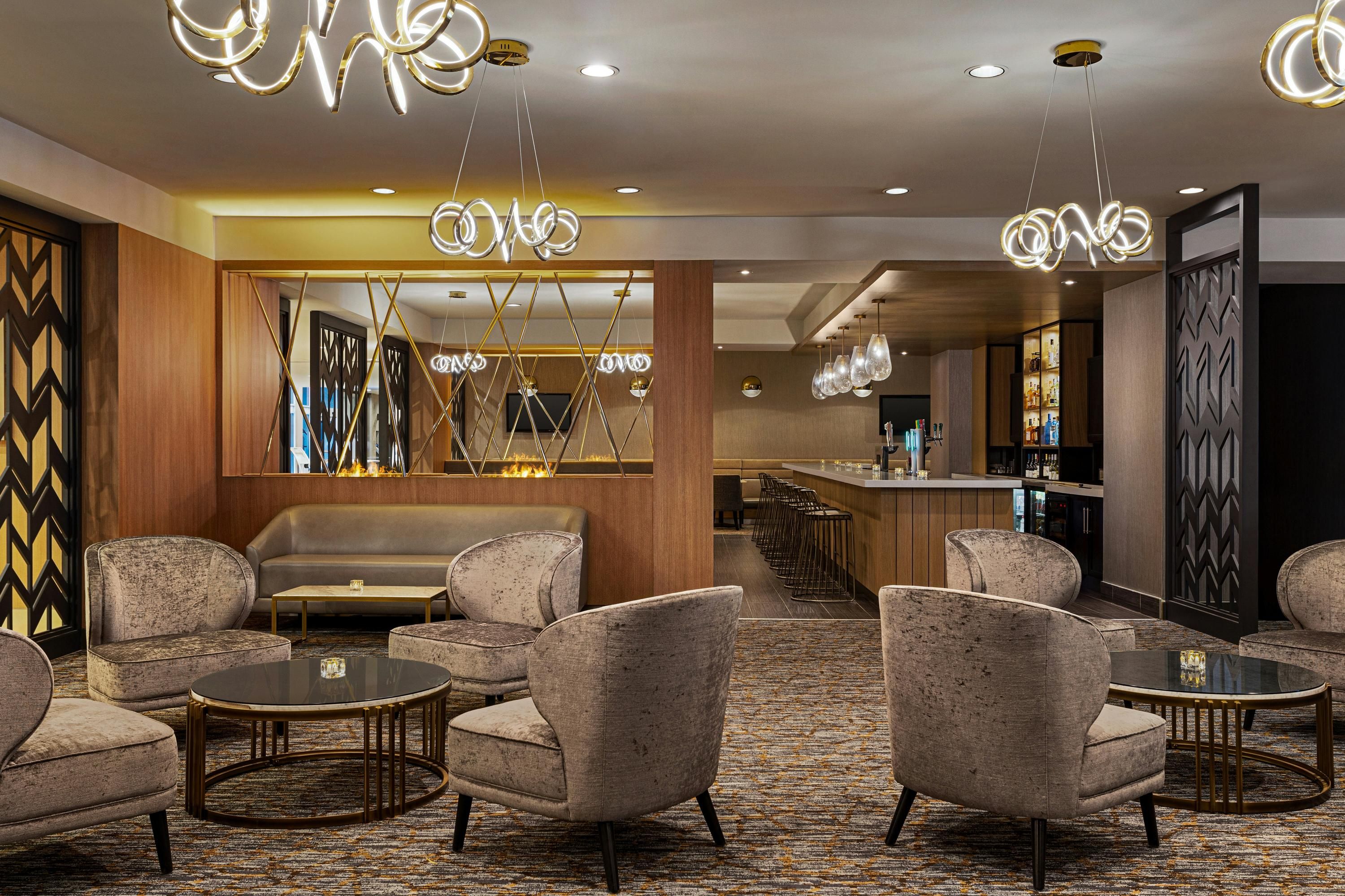 Doubletree by Hilton Pointe Claire Montreal Airport West - Pointe-Claire - Lounge