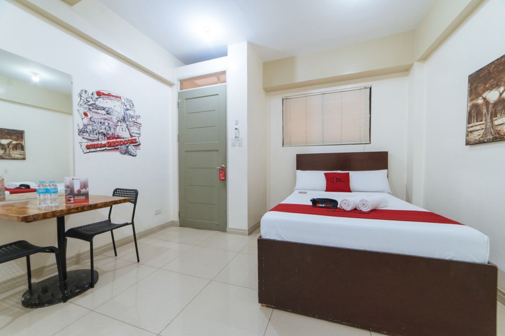 RedDoorz near Pasay Taft