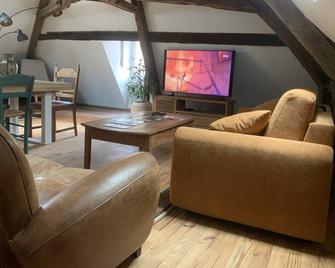 La cabane suspendue de Sarlat - סרלה לה-קאנדה - סלון