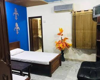 Islamabad Guest House Chakwal - Chakwal - Bedroom
