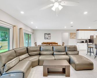 Paradise at Vero Beach - Vero Beach - Living room