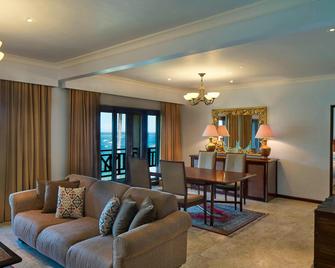 Sheraton Senggigi Beach Resort - Senggigi - Living room