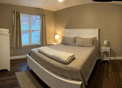 Most Spectacular View On The Lake! - La Follette - Bedroom