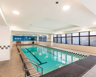 Cosy & Comfy studio on Queen St by Zodiak Stays - Auckland - Pool