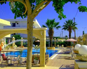 Antonios Hotel - Rhodes - Piscine