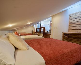 Pepe's House Bed And Breakfast - Cuenca - Bedroom
