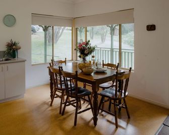 Yallingup Forest Resort - Yallingup - Dining room