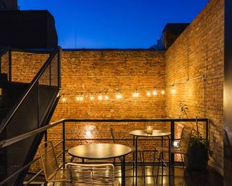 Faz Hostel - Córdoba - Balcón