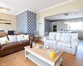 St Marys View, Southwold - Southwold - Living room