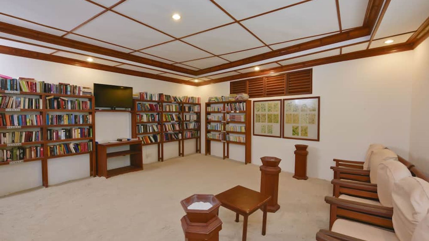 Angaga Island Resort & Spa