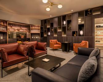 Sheraton Frankfurt Airport Hotel and Conference Center - Frankfurt am Main - Lounge
