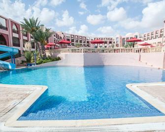 Hotel And Club Lella Meriam - Zarzis - Bazén